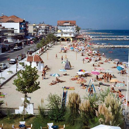 Hotel Naias Paralia Katerinis Exterior photo
